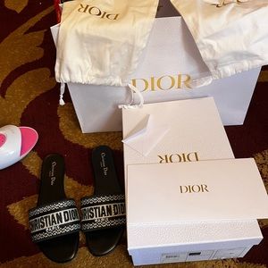 Complete with receipt. Barely used.